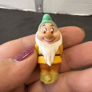 Snow White and the Seven Dwarfs bashful toy figure Disney - Picture 1 of 7