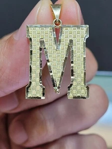 14K Gold Block Initial XL Letter M Charm Pendant - Imagen 1 de 5