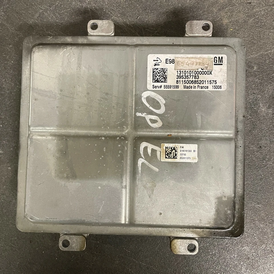 Calculateur moteur OPEL 55491134 55591599 395357783 E98 - Immagine 1 di 1