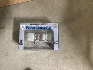 Gearbox Ford Crown Victoria Interceptor 2001 Rhode Island State Patrol Diecast - Picture 1 of 2