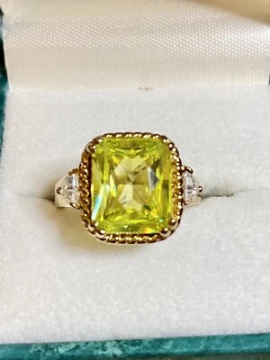 ANILLO PERIDOTO SUZANNE SOMERS NUEVO EN CAJA Foto 1 de 4