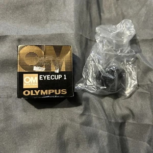 Olympus OM System Augenmuschel 1  - Bild 1 von 3