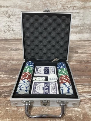 Deluxe Travel Poker Set With Padded Case Lock And Keys - Image 1 of 4