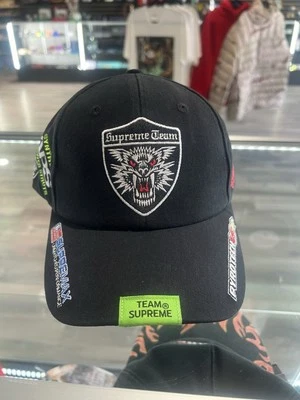 SUPREME RACING TEAM 6-PANEL RED BLACK OS SS25 WEEK 9 (100% AUTHENTIC) BRAND NEW - Image 1 of 4