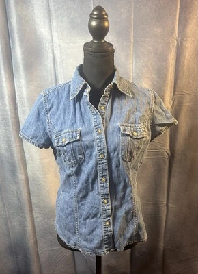 Camisa vaquera de manga corta con botones Faded Glory para mujer Foto 1 de 4