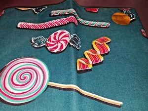 4 grüne Urlaub Servietten Süßigkeiten Druck, Permanent Presse Bardwil Bettwäsche 17" Quadrat NEU - Bild 1 von 4