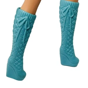 Mattel Barbie Doll Blue Lace up Boots 1 Pair of Gummy Rubber Dress Slip On Boots - Picture 1 of 8