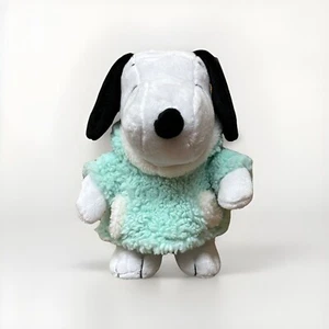 Snoopy de Navidad 2024 con Chaqueta de Lana y Capucha Nuevo con Etiquetas CVS Exclusivo Peluche - Imagen 1 de 4
