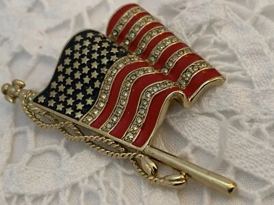 Monet Jewelry American Usa Flag Pin / Brooch Gold Tone Vintage 911 United We Sta - Image 1 of 4