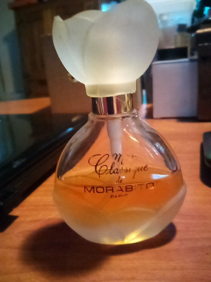 Vintage MON CLASSIQUE de MORABITO Paris. 55% lleno. 3 3/4" de alto. No se muestra FL OZ. Foto 1 de 1