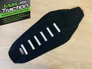 FUNDA ASIENTO HUSQVARNA HUSKY TC85 2018-2024 PINZA ACANALADA RAYAS NEGRAS + BLANCAS - Imagen 1 de 3