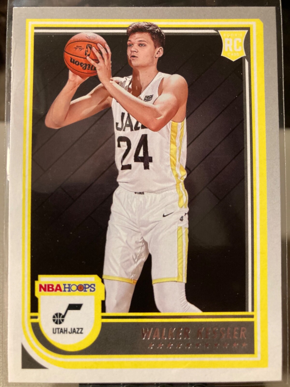 WALKER KESSLER ROOKIE YELLOW 2022-23 Panini NBA Hoops Utah Jazz #252