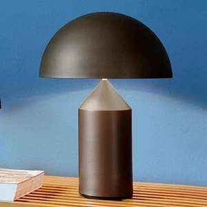 Oluce, Atollo 239 Bronzo, Vico Magistretti, 1977 - Imagen 1 de 3