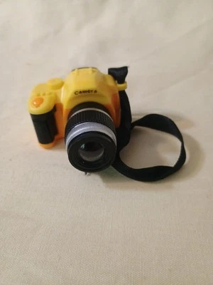 Muñeca American/My Generation 18" CÁMARA con correa usada  Foto 1 de 4