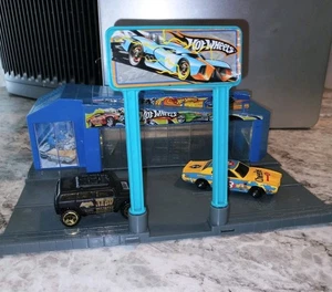 Hot Wheels Speedys Dealership Partial Set w/ Cheerios Car Dark Knight Rockster - Picture 1 of 15