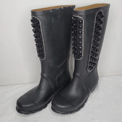 BCBG MaxAzria 军用黑色铆钉橡胶靴 雨靴 威利鞋 尺码 10B — 第 1/4 张图片