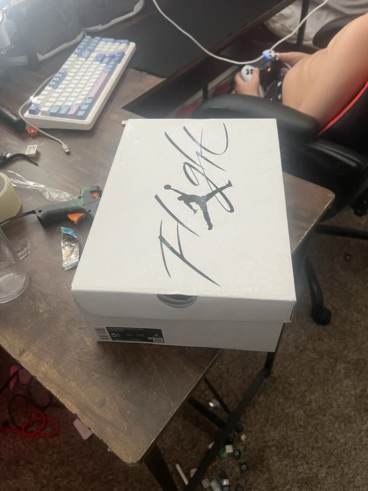 Refurbished ￼Jordan 4s With Box Real And authentic - Image 1 of 4