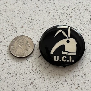 Vintage University Of California Irvine Anteaters UCI Pinback Button #46587 - Picture 1 of 2