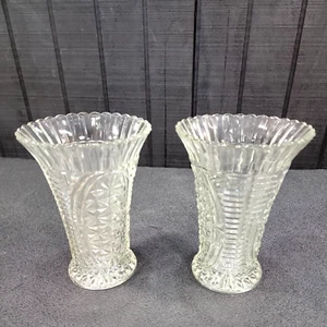 (2) Vintage Kristallvasen 8 Zoll Glasschliff gepresst ausgestellt Trompete Hochzeit Blumendekor - Bild 1 von 14
