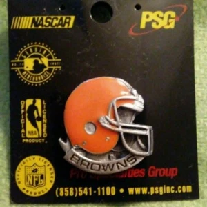 Team NFL Cleveland Browns Orange Helmet Lapel Pin - Picture 1 of 5