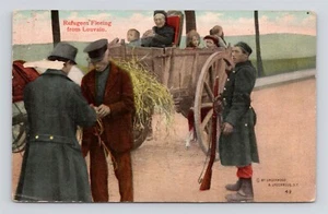 Postal de refugiados campesinos que huyen de la invasión alemana de Lovaina Primera Guerra Mundial c.1917 - Imagen 1 de 2