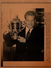 Original Press Wire Photo Australia Michael Lynagh Webb Ellis World Cup 3.11.91