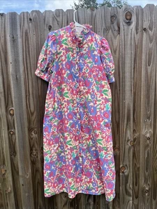 Hyacinth House Maxikleid rosa Rüschen Blumen Louisa Cottagecore große Rüsche - Bild 1 von 9