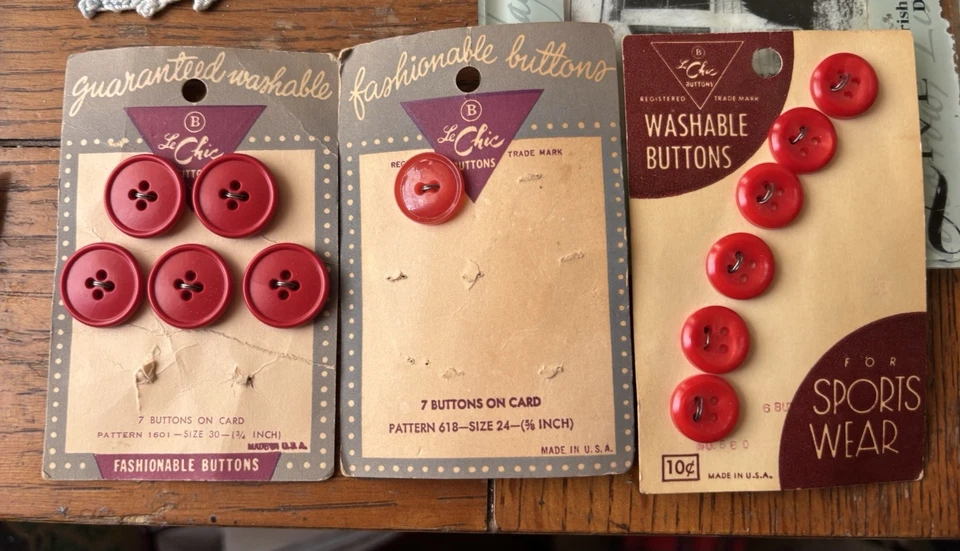 Vintage Le Chic  Red Buttons New Old Stock On Card-3/4 In,5/8 In.1/2 In - Image 1 of 1