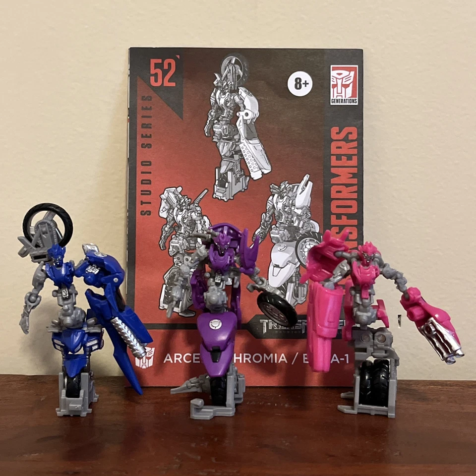Figura de acción Hasbro Transformers Toys Studio Series 52 Arcee Chromia Elita-1  Foto 1 de 2