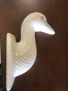 White Ceramic Goose Duck Head Wall Mount Hook Apron Towel Holder Country Farmhou - Picture 1 of 9