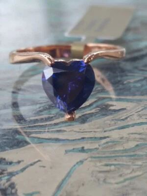 Anillo Tanzanita Creado en Laboratorio Corte Corazón 10kt Oro Rosa Sólido  Foto 1 de 4