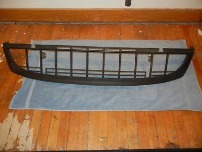 Cenefa delantera/panel de parachoques 81-86 SAAB Classic 900 Foto 1 de 4