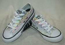 girl white converse