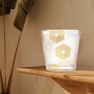 Vela perfumada clásica de 3 mechas de pino madera de abedul NEST Fragrances - Imagen 1 de 8