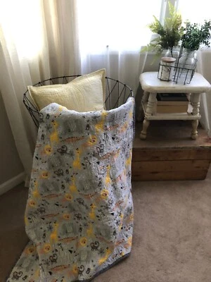 Colcha de berço de pano inteiro cinza natural e amarelo animais da selva - Imagem 1 de 4