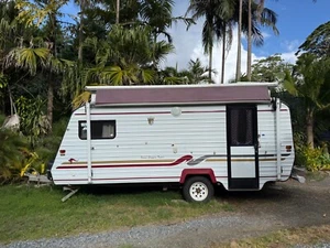 Regal Deluxe Tourer Pop Top Caravan - Picture 1 of 18