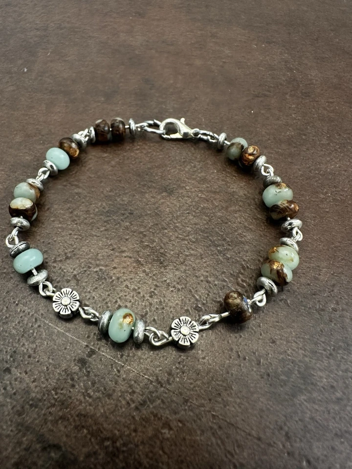 Pulsera de cuentas de plata y calcedonia verde Foto 1 de 4