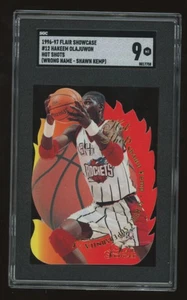 1996 FLAIR HAKEEM OLAJUWON 12 MT HOT SHOTS ERROR SHAWN KEMP FRONT SGC 9 ROCKETS - Picture 1 of 2