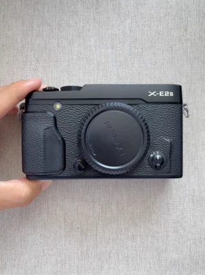 Fujifilm X - E2S 16.3MP Digital Cam Black English Menu Comes w Battery Charger - Image 1 of 4