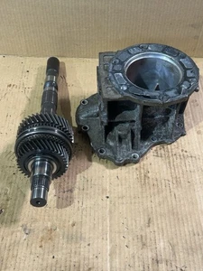 M5R2 5 Speed 4X4 5 5/8 inches f150 output shaft w/ Housing Ford F150 extension - Foto 1 di 5