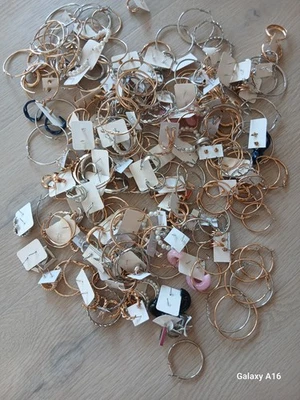 Modeschmuck - Konvolut XXL  562 Teile - Bild 1 von 4