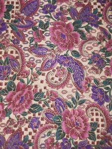 Beautiful Vintage Cotton FabricCanterbury Manor by Hoffman International Fabrics - Picture 1 of 3