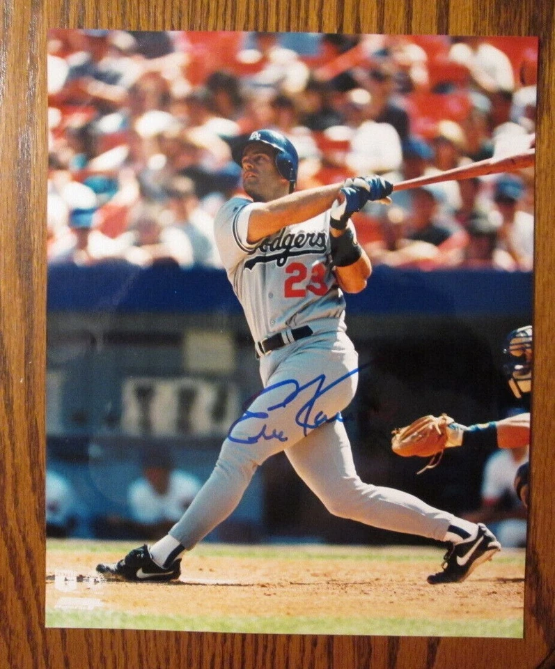 RARE ERIC KARROS AUTO SIGNED 8 x 10 COLOR PHOTO LOS ANGELES DODGERS RARE - Image 1 of 1