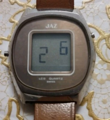 MONTRE WATCH LCD A QUARTZ  JAZ  TZ-1903 Très Rare  - Photo 1/4