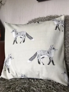 Cream & green,fox, country, cotton front, tweed back, handmade, cushion cover,  - Picture 1 of 12