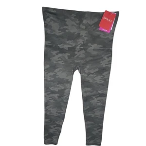 Spanx NWT Leggings Green Camo Cropped Look at Me Now Seamless Leggings Size XS - Picture 1 of 13