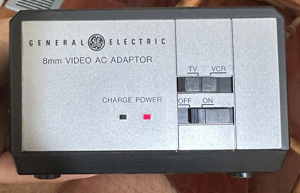 Adaptador de video CA General Electric 8 mm modelo 1CVA420 usado encendido ¡Excelente forma! Foto 1 de 4