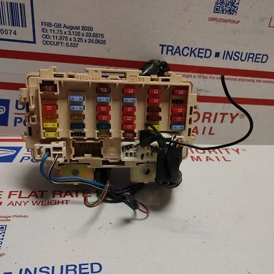2002 2003 2004 Nissan Xterra caixa de fusíveis relé junção módulo de controle interno fabricante de equipamento original - Imagem 1 de 4