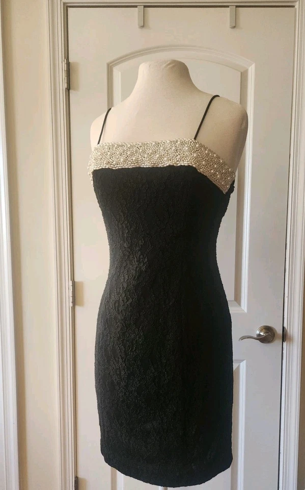 Mini Vestido ALEX De Colección Años 90 Adornado Negro Perla Foto 1 de 4