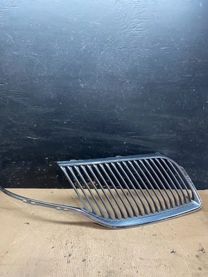 2013 to 2016 Lincoln MKT Right Passenger Side Grille Grill OEM t0024 DG - Image 1 of 4